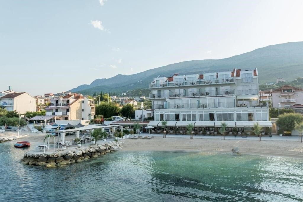 Панорама Aria 4*