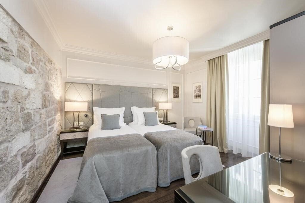 Вид Bastion Hotel 4*