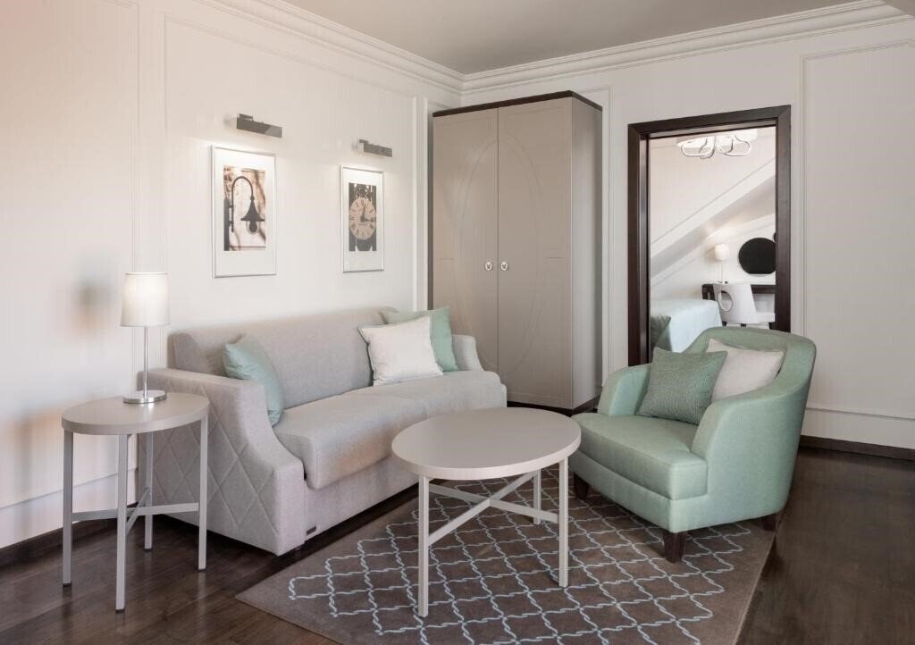 Апартаменти Bastion Hotel 4*