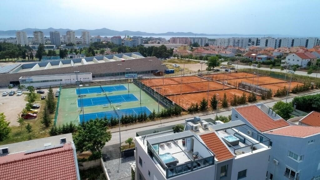 Отель Luxury Majpruz Suites 4*