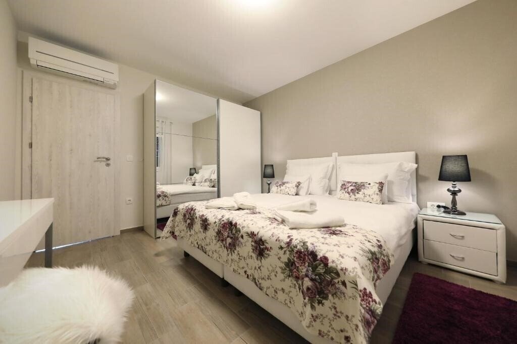 Фото Luxury Majpruz Suites 4*