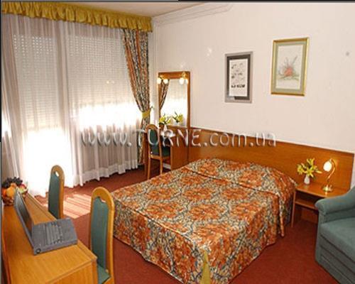 Вид Golden Tulip 3*