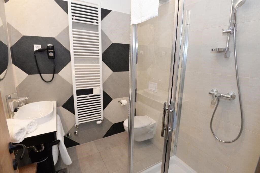 Панорама The Loop Hotel 3*