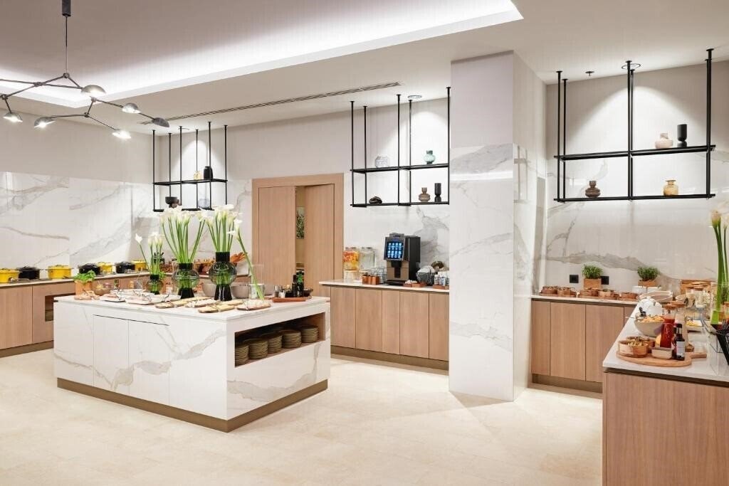 Вид Hotel International 4*