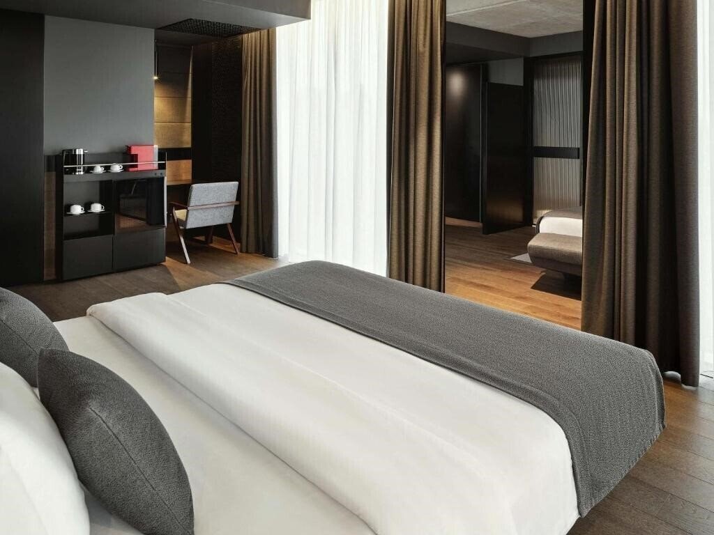 Территория Movenpick Zagreb 4*