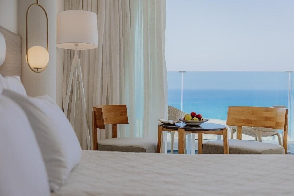 Фото Tasia Maris Sands Hotel 4*