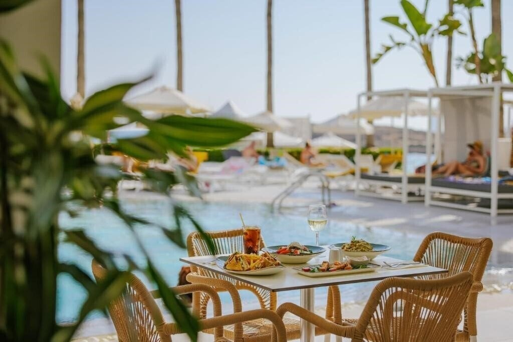 Изображение Tasia Maris Sands Hotel 4*