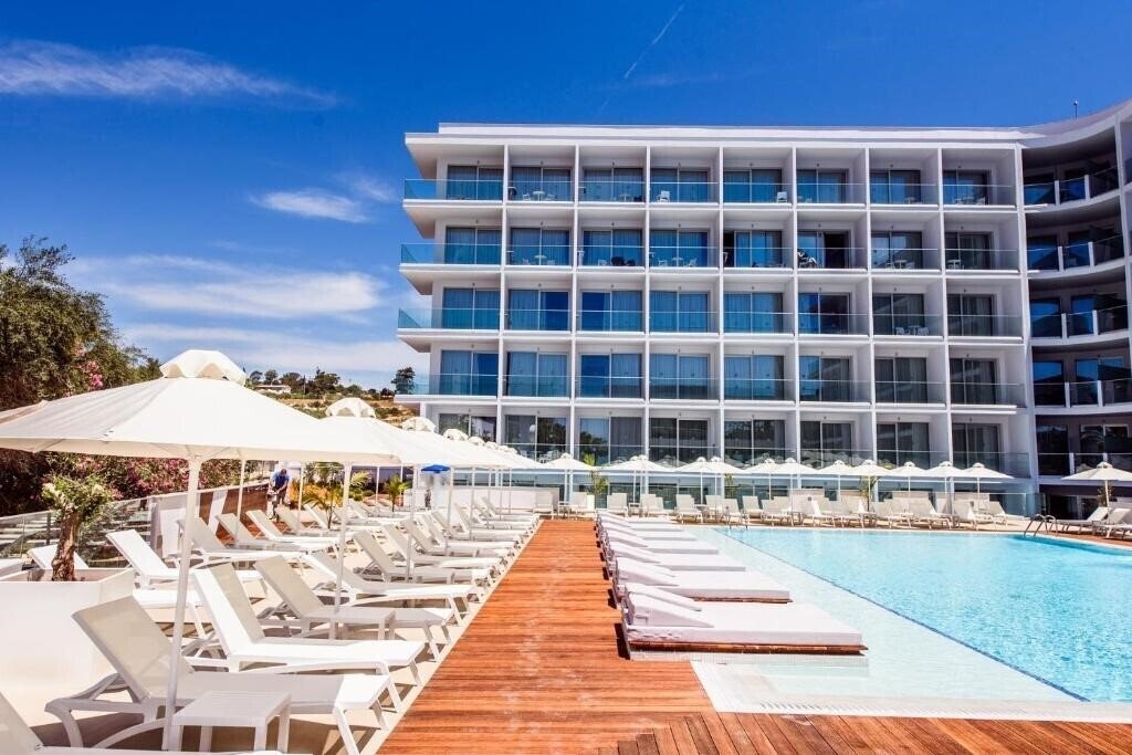 Територія Eleana Hotel 4*