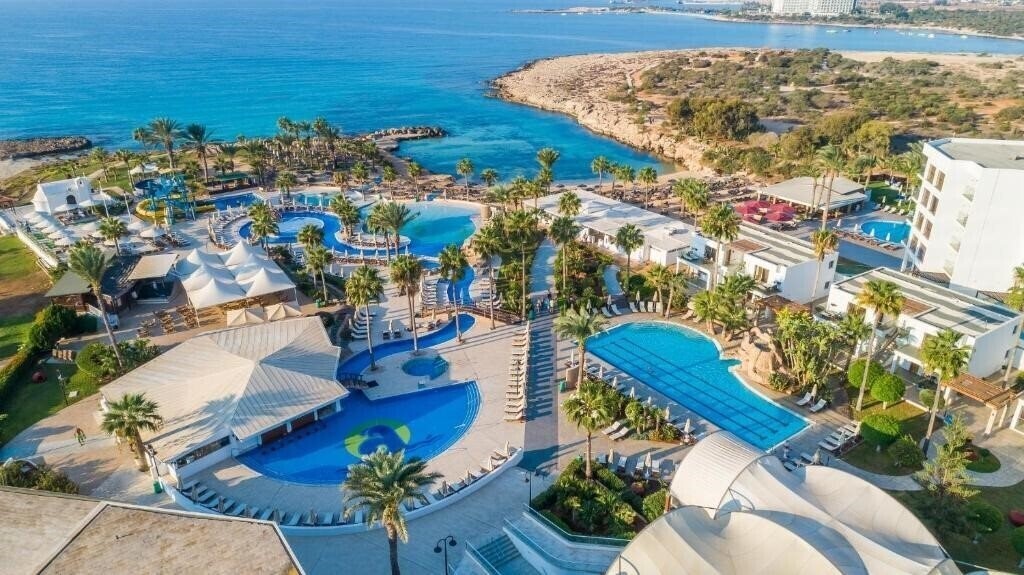 Готель Adams Beach Hotel & SPA 5*