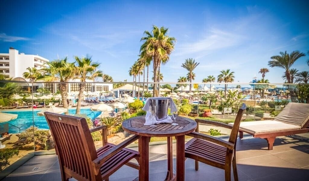 Территория Adams Beach Hotel & SPA 5*