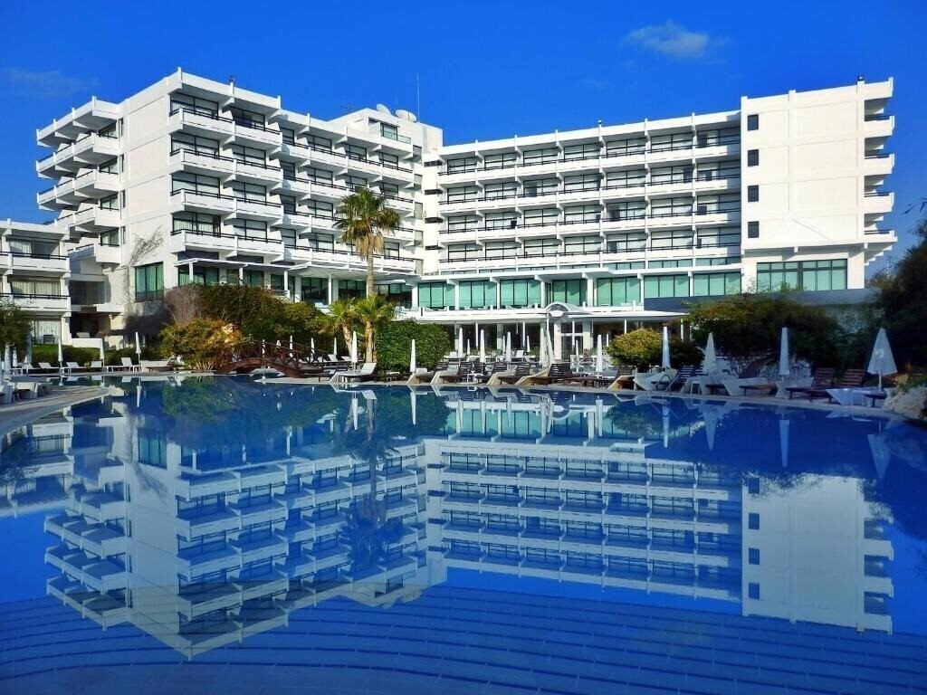 Апартаменты Grecian Bay Hotel 5*