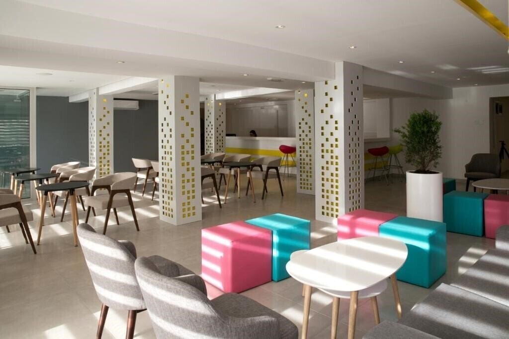 Апартаменти Flora-Maria Annex Apartment апартаменты