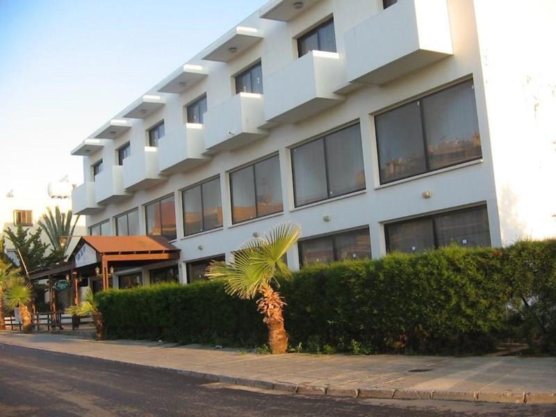 Готель Alonia Apartments апартаменты