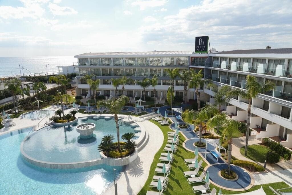 Готель Faros Hotel 4*