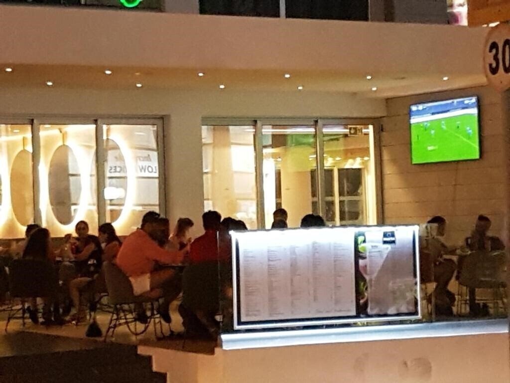 Вид Anthea Apts 3*