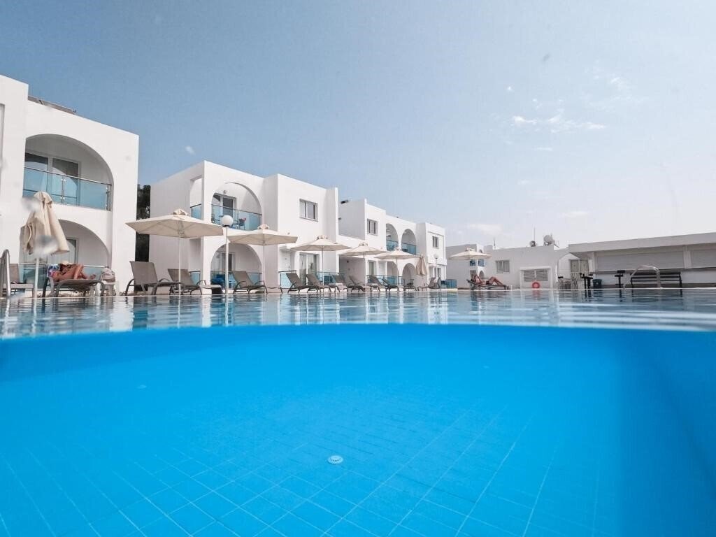 Панорама Kaos Hotel Apts 2*