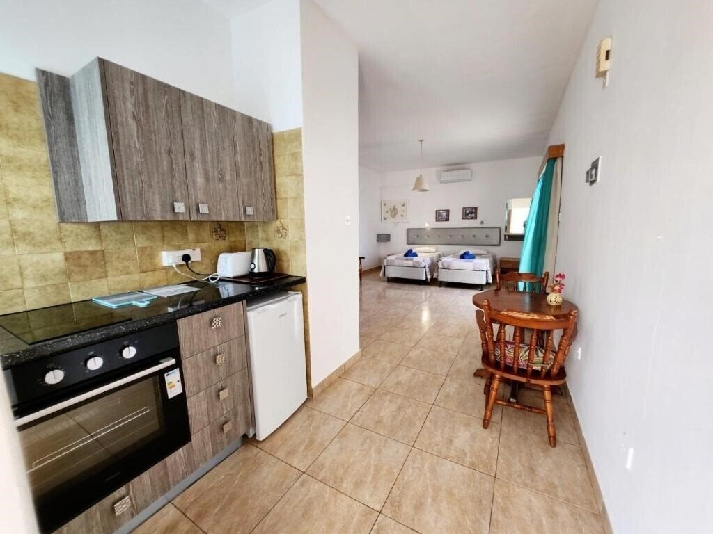 Территория Florence Hotel Apts 2*