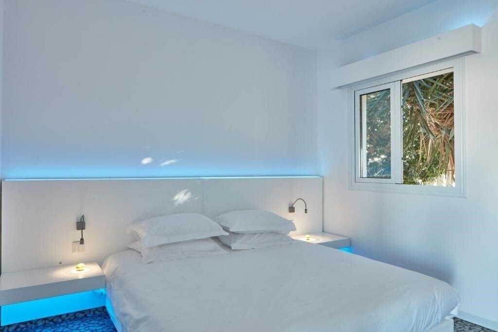 Апартаменты So White Club Resort 5*