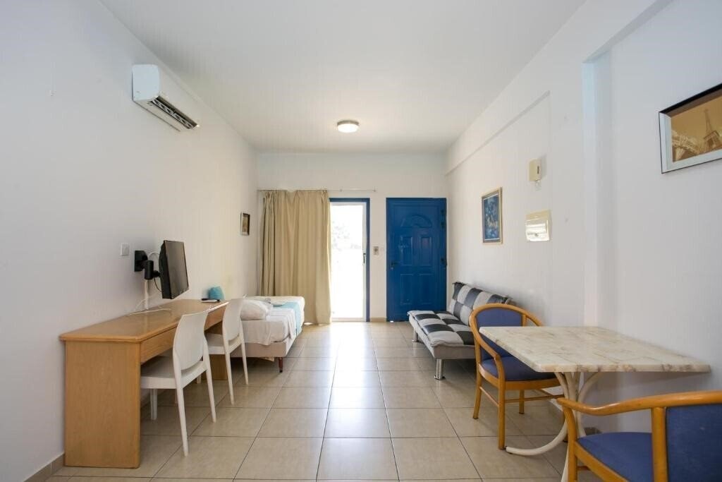 Вид Sea Cleopatra Napa Hotel 3*