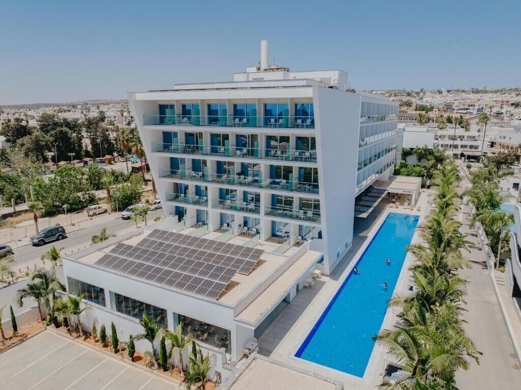 Апартаменти Seasons Hotel - Adults Only 14+ 4*