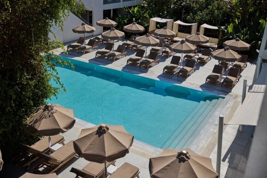 Готель Nissi Park 3*