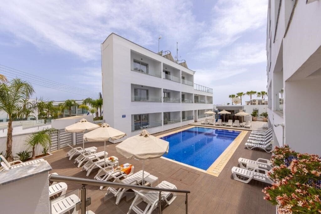 Территория Milea Hotel 3*