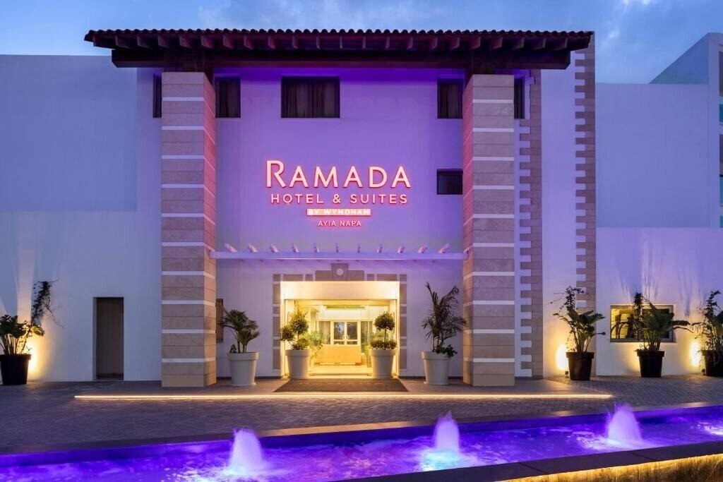Панорама Ramada Hotel & Suites By Wyndham Ayia Napa-Cyprus 5*