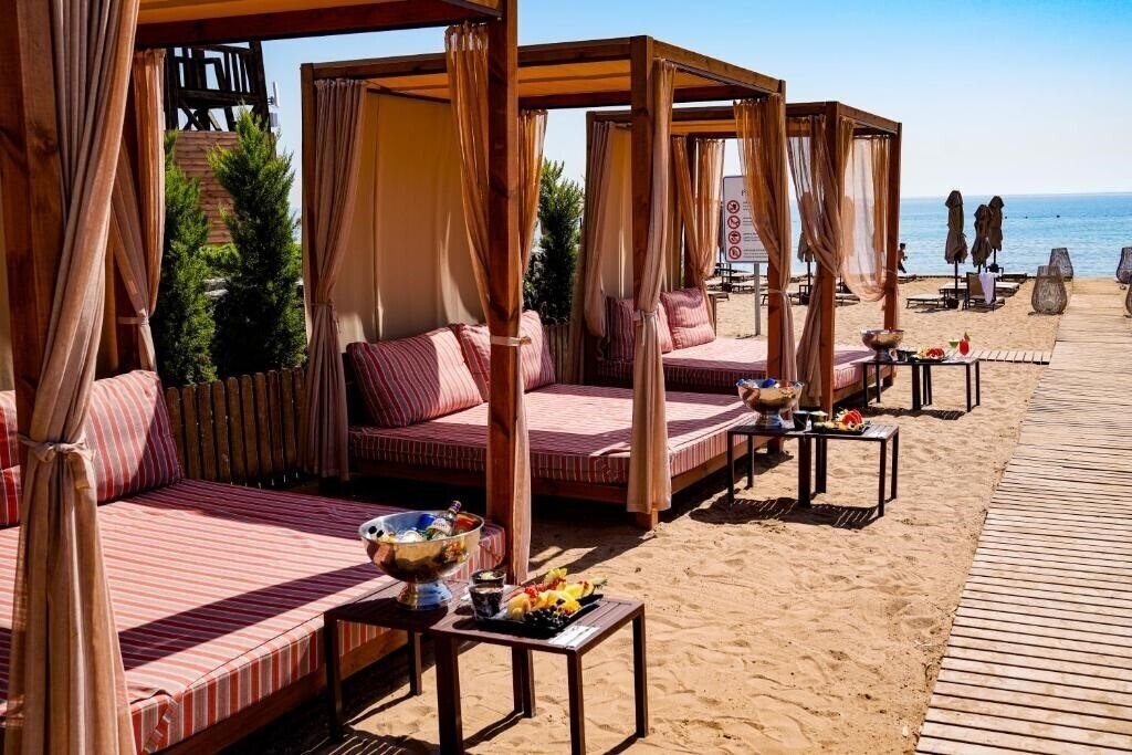 Вид Grand Sapphire Resort & Casino 5*