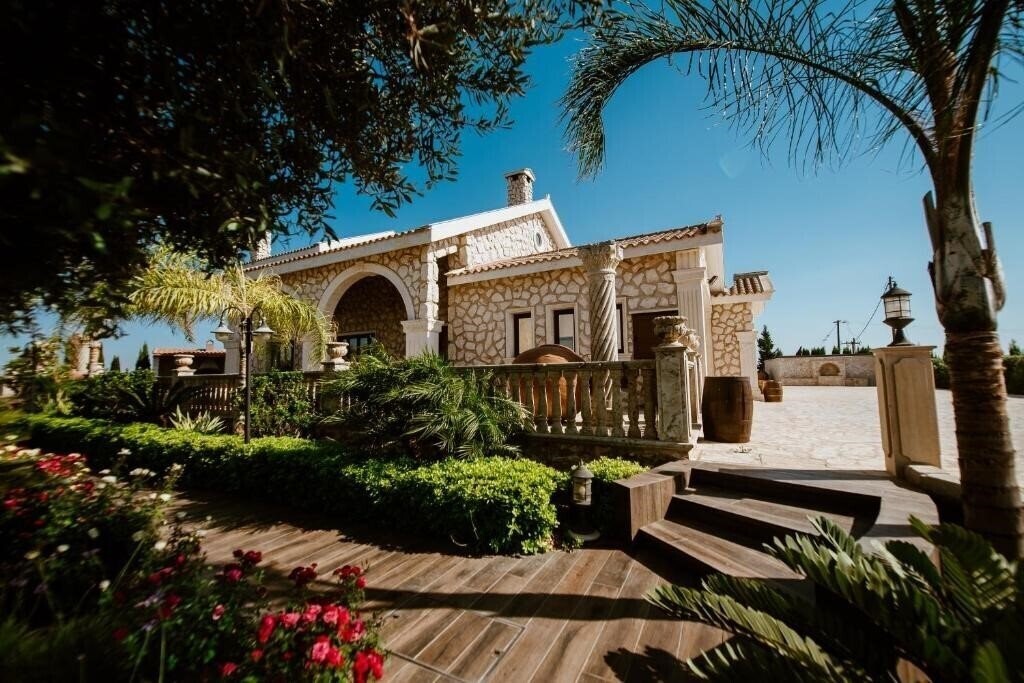 Територія Grand Mansion Countryhouse 4*