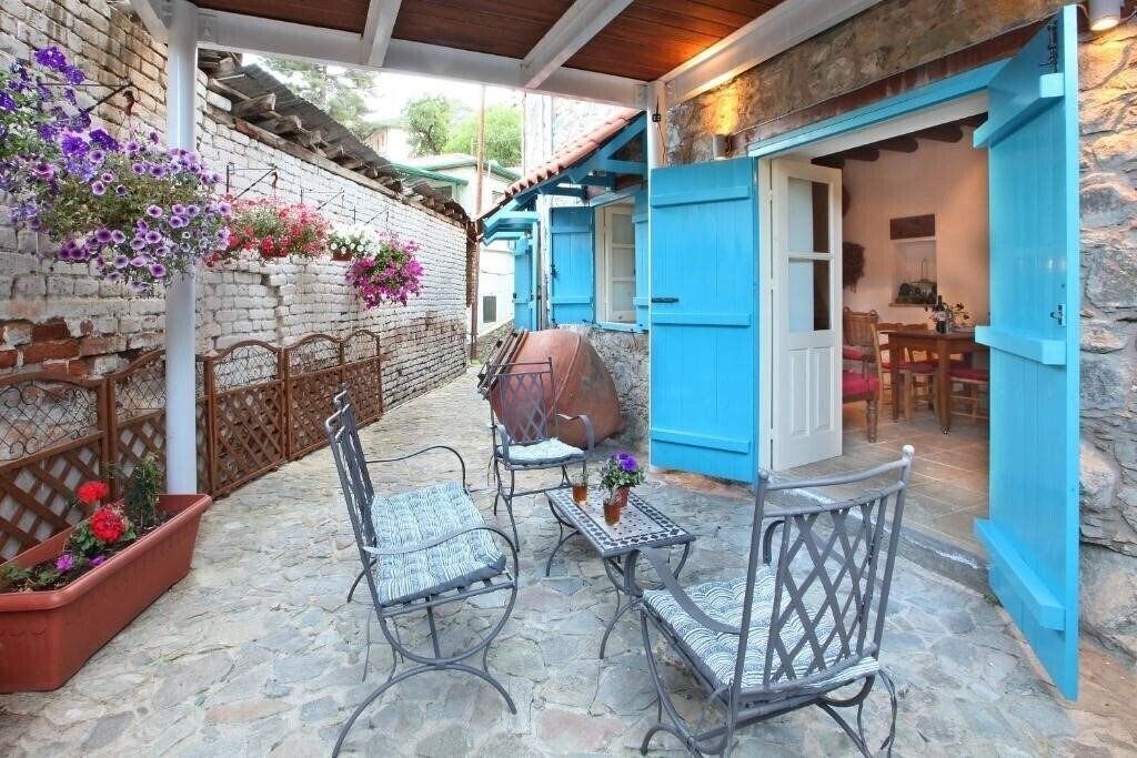 Вид Kalopanayiotis Cottage 3*