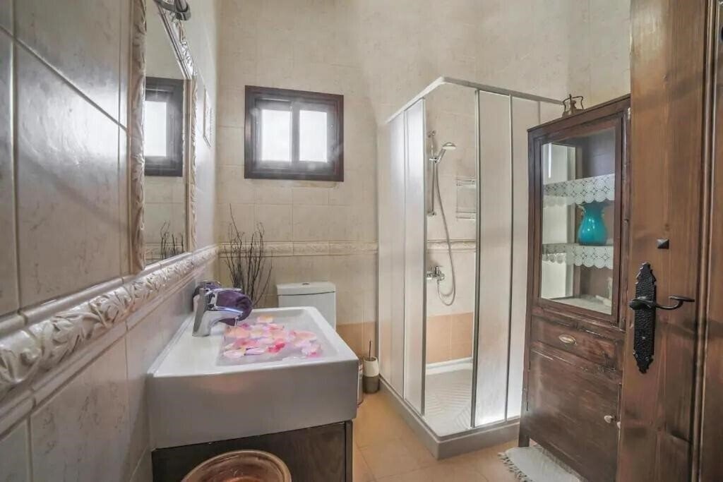 Фотографія Komi Lofou Traditional House 3*