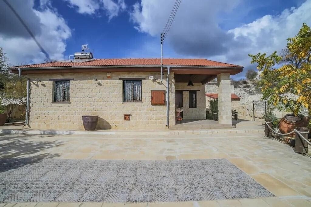 Вид Komi Lofou Traditional House 3*