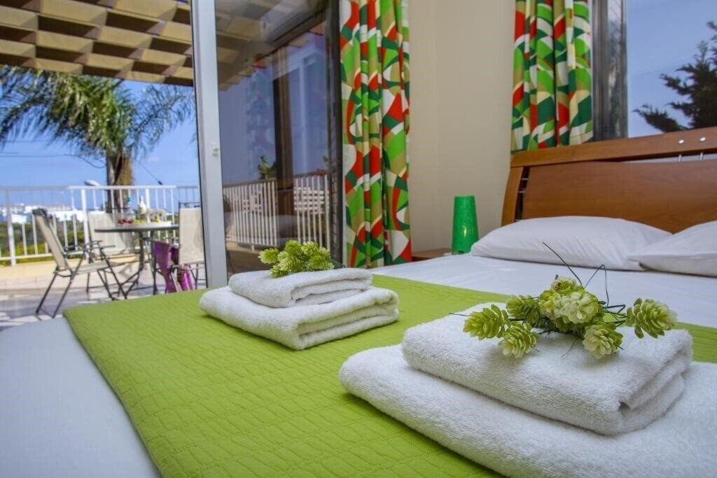 Фотографія Ayia Napa Tropical Beach Villa 4*