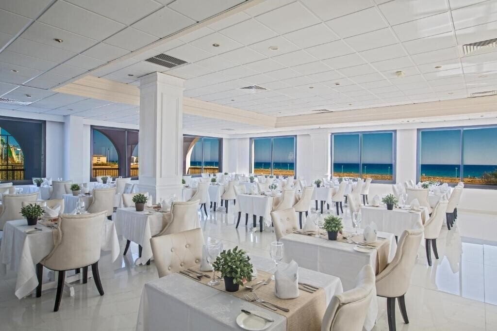 Фото Nelia Sea Breeze 4*