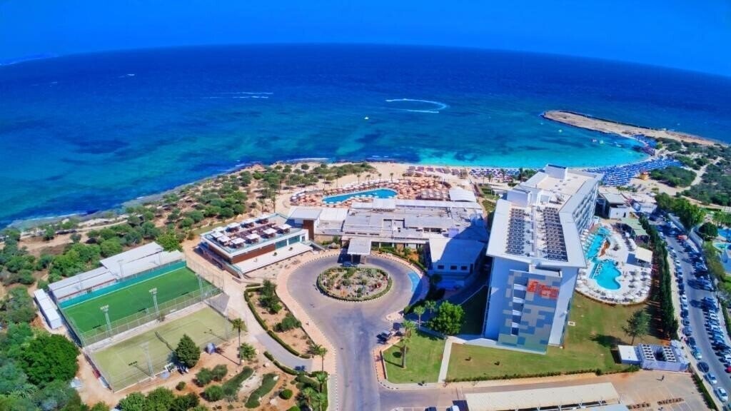 Готель Asterias Beach 4*