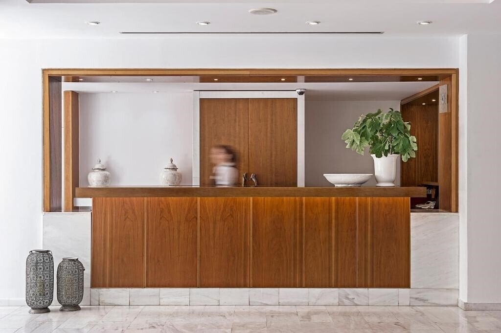 Апартаменты Grecian Sands Hotel 4*