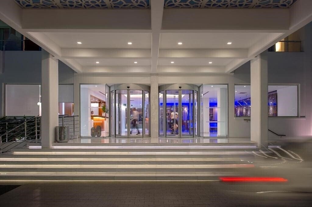 Территория Grecian Sands Hotel 4*