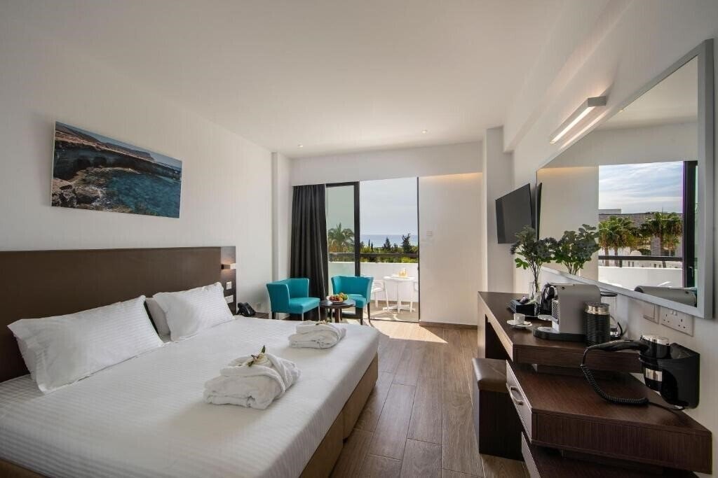 Фото Christofinia Hotel 4*