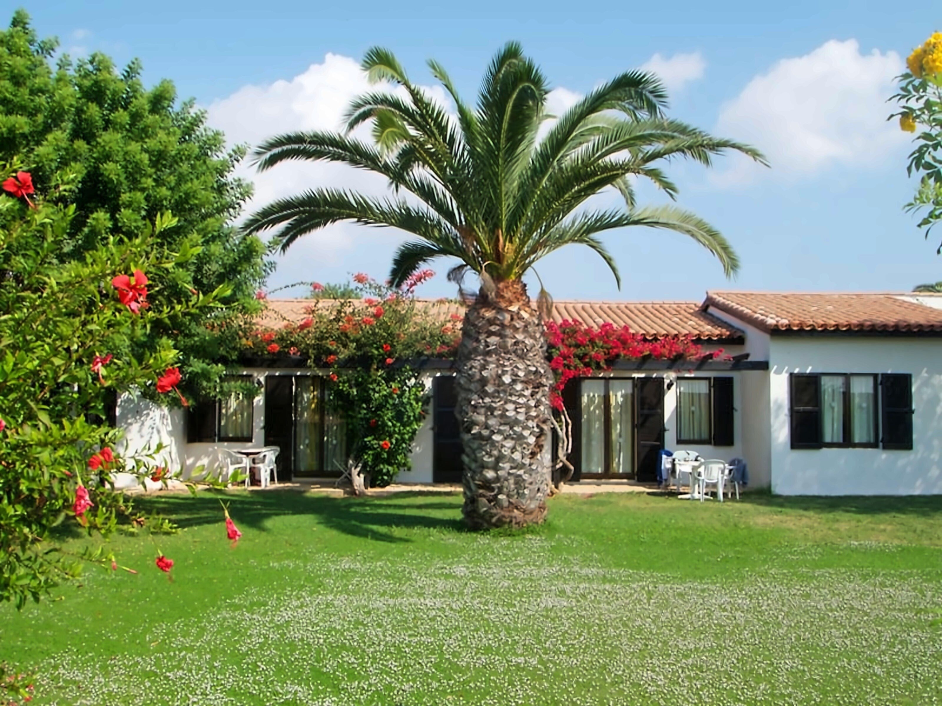 Готель Kermia Beach 4*