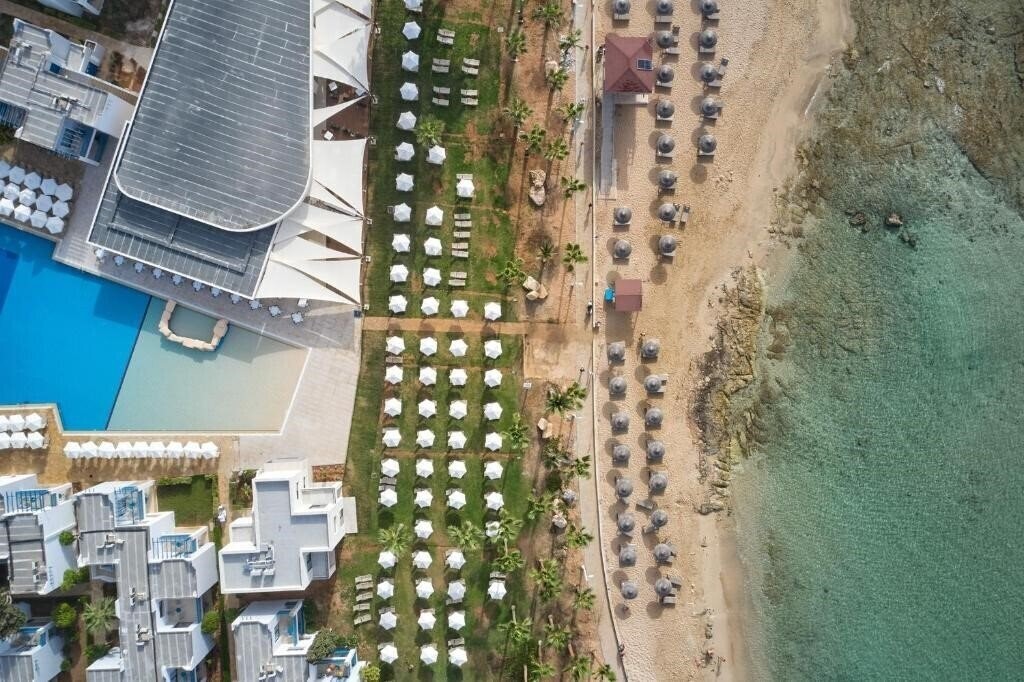 Отель Calisto Holiday Village 4*