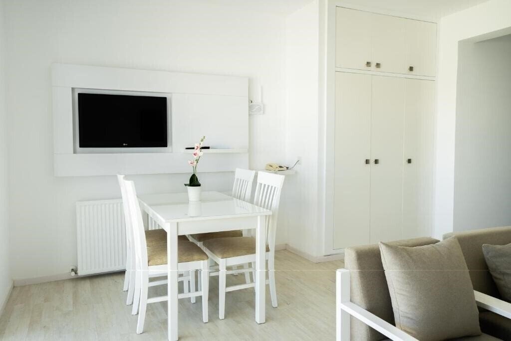 Фотография Liquid Hotel 3*