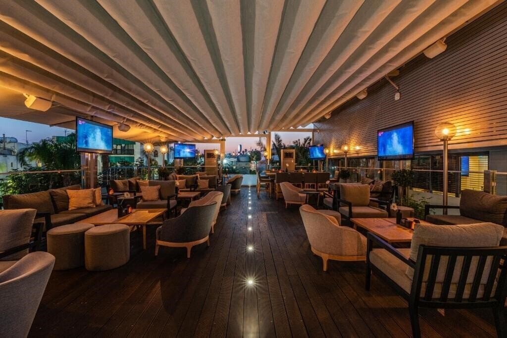 Апартаменты Liquid Hotel 3*