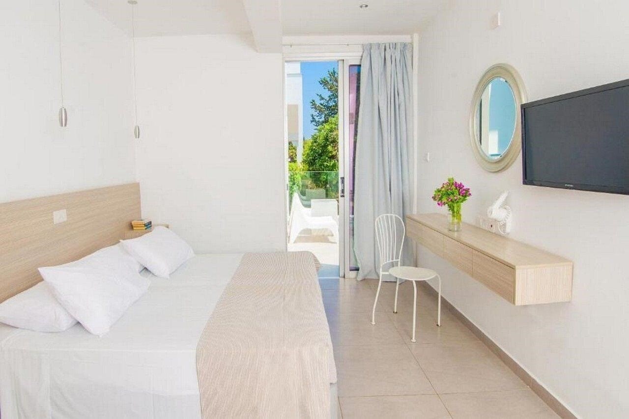 Апартаменты Atlantica Stavrolia Gardens 3*