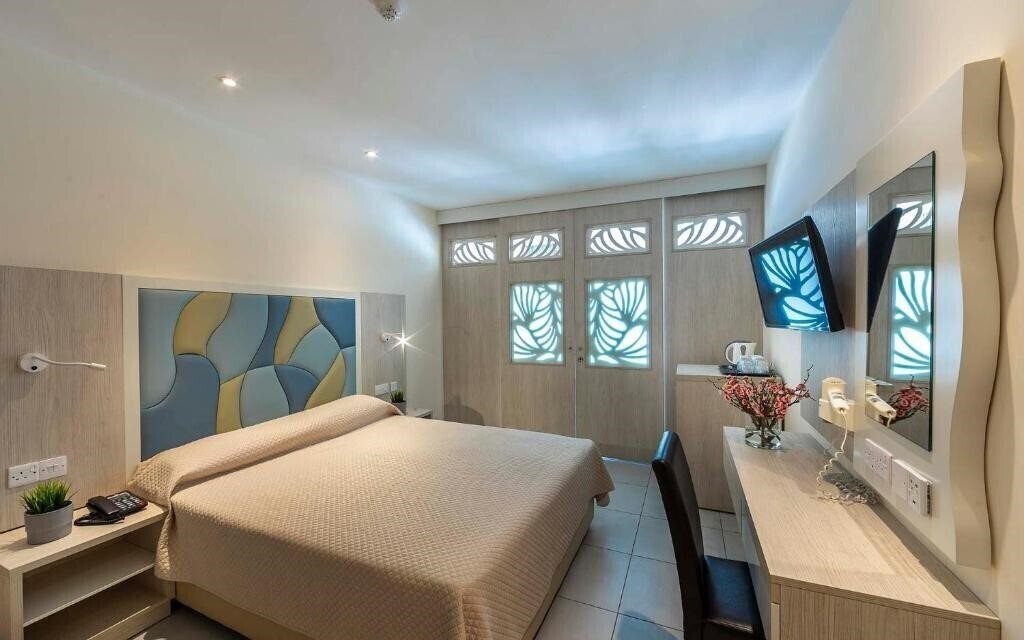 Апартаменты Tofinis Hotel 4*