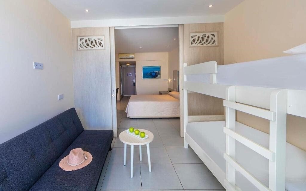 Панорама Tofinis Hotel 4*