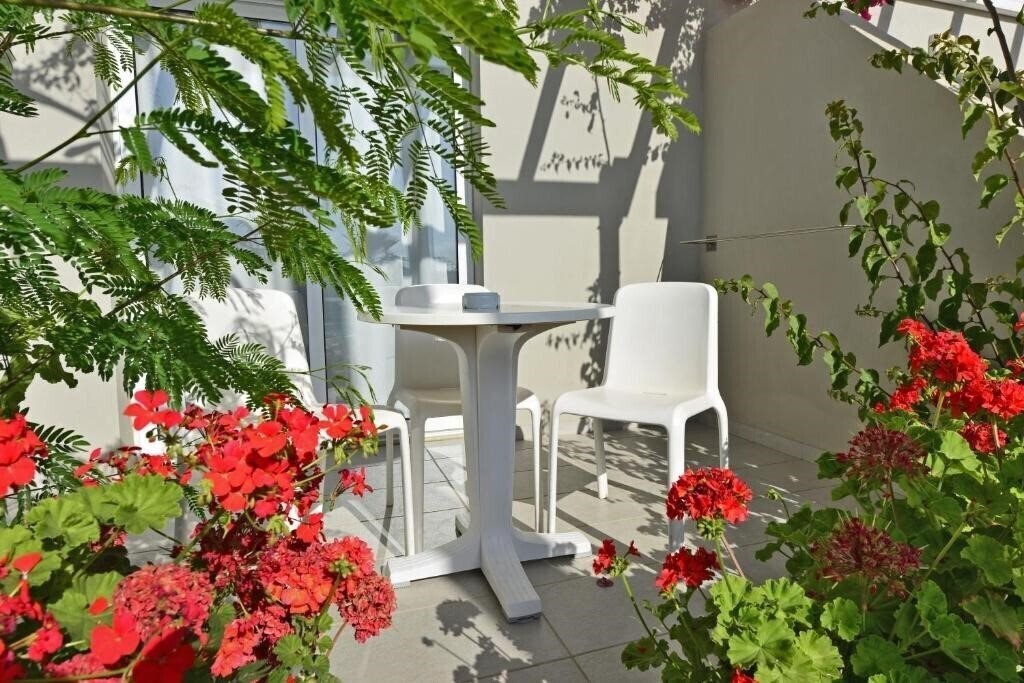 Панорама Mon Repos Design Hotel 3*