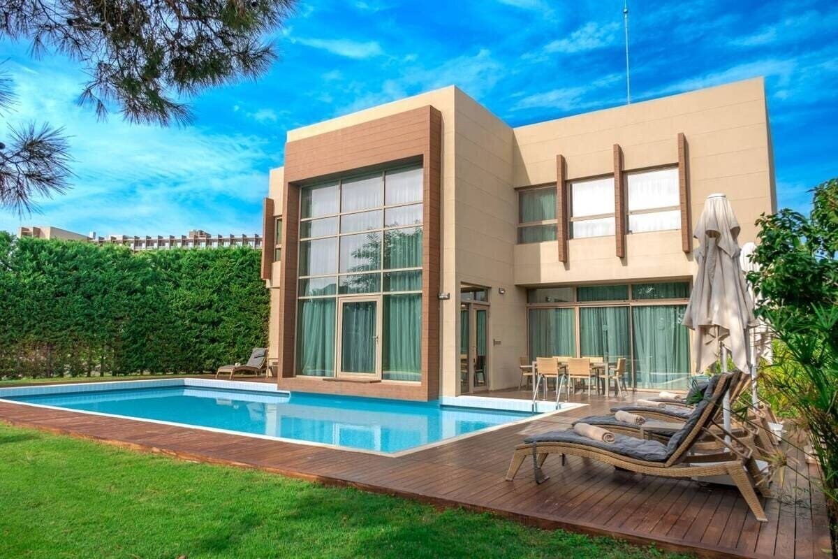 Вид Concorde Resort & Casino Hotel 5*