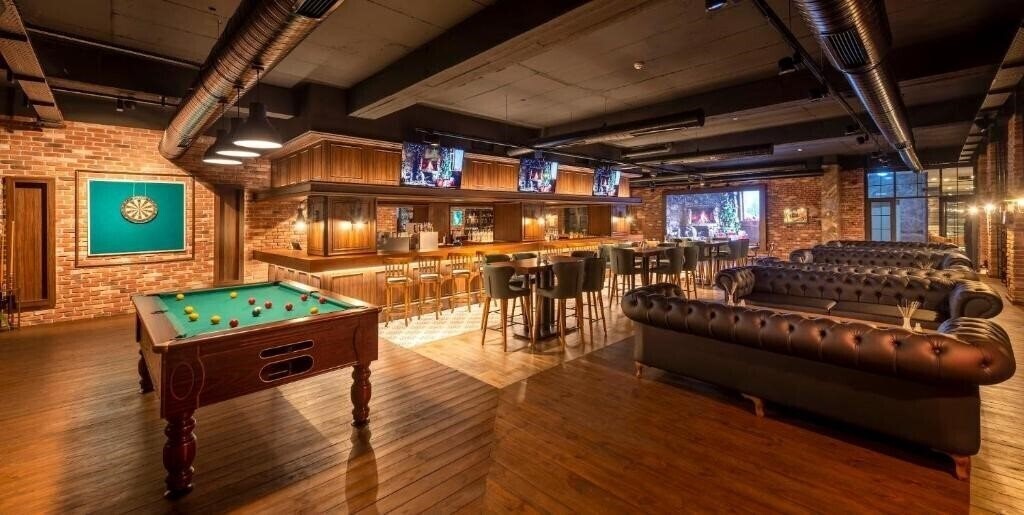 Территория Novel Centre Point Hotel 3*