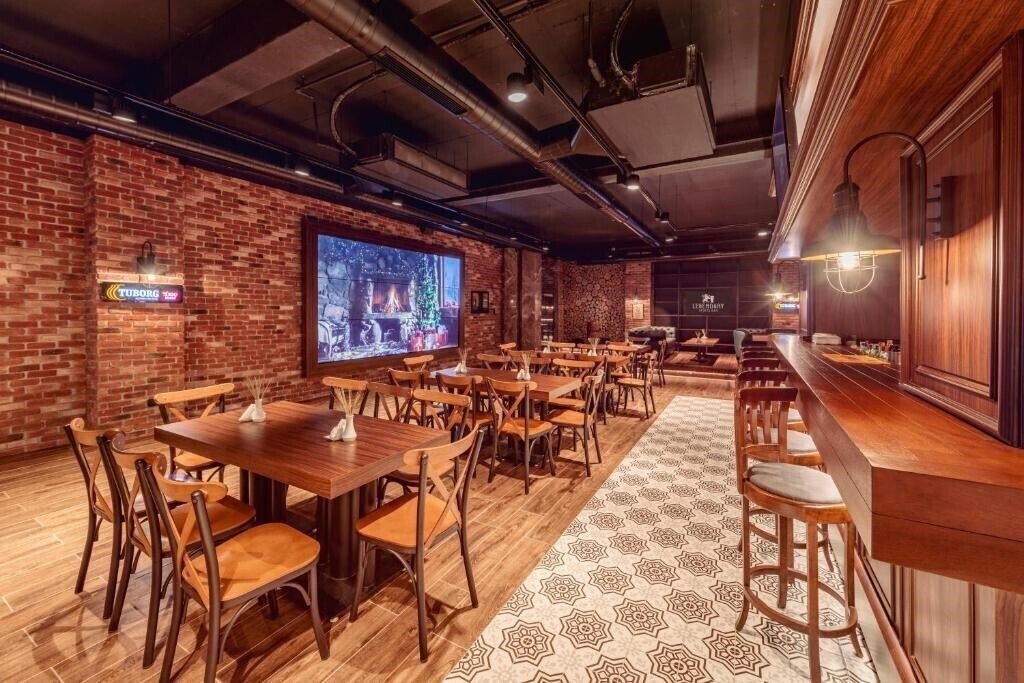 Апартаменты Novel Centre Point Hotel 3*