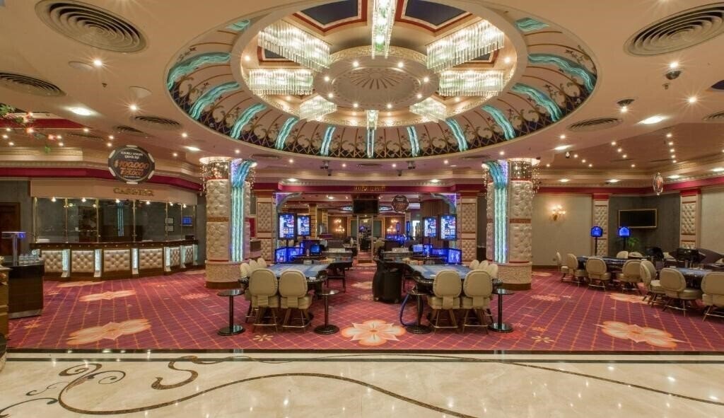 Вид Merit Crystal Cove Hotel & Casino 4*
